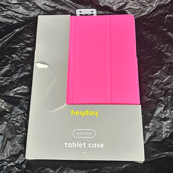 Table case - Picture 1 of 3